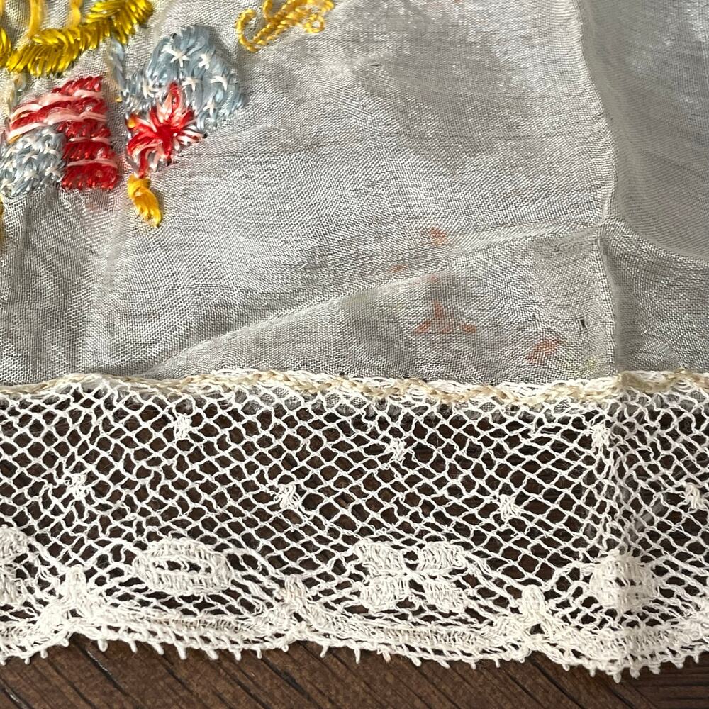 Vintage WWI Souvenir of France Handkerchief Embroider Silk? Lace Edge FLAWED - Picture 8 of 12